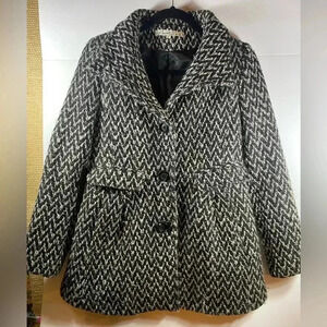 Kenneth Cole New York black and white Chanel vibes coat